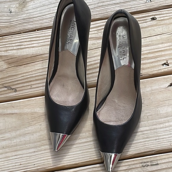 Michael Kors "ZADY" Black Leather Heels Size 7.5 - Picture 4 of 12